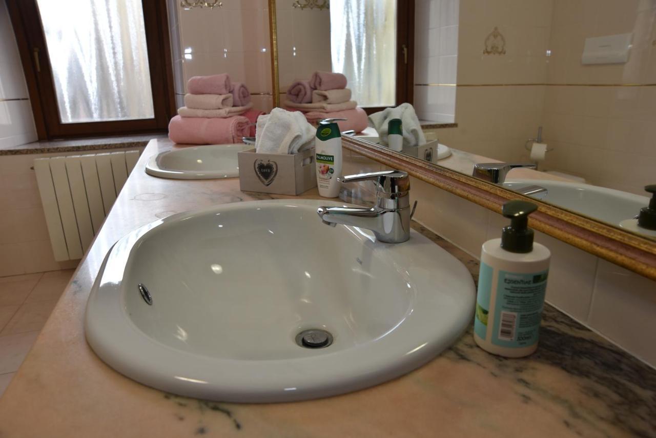 B&B Le Due Isole Нуоро Екстериор снимка